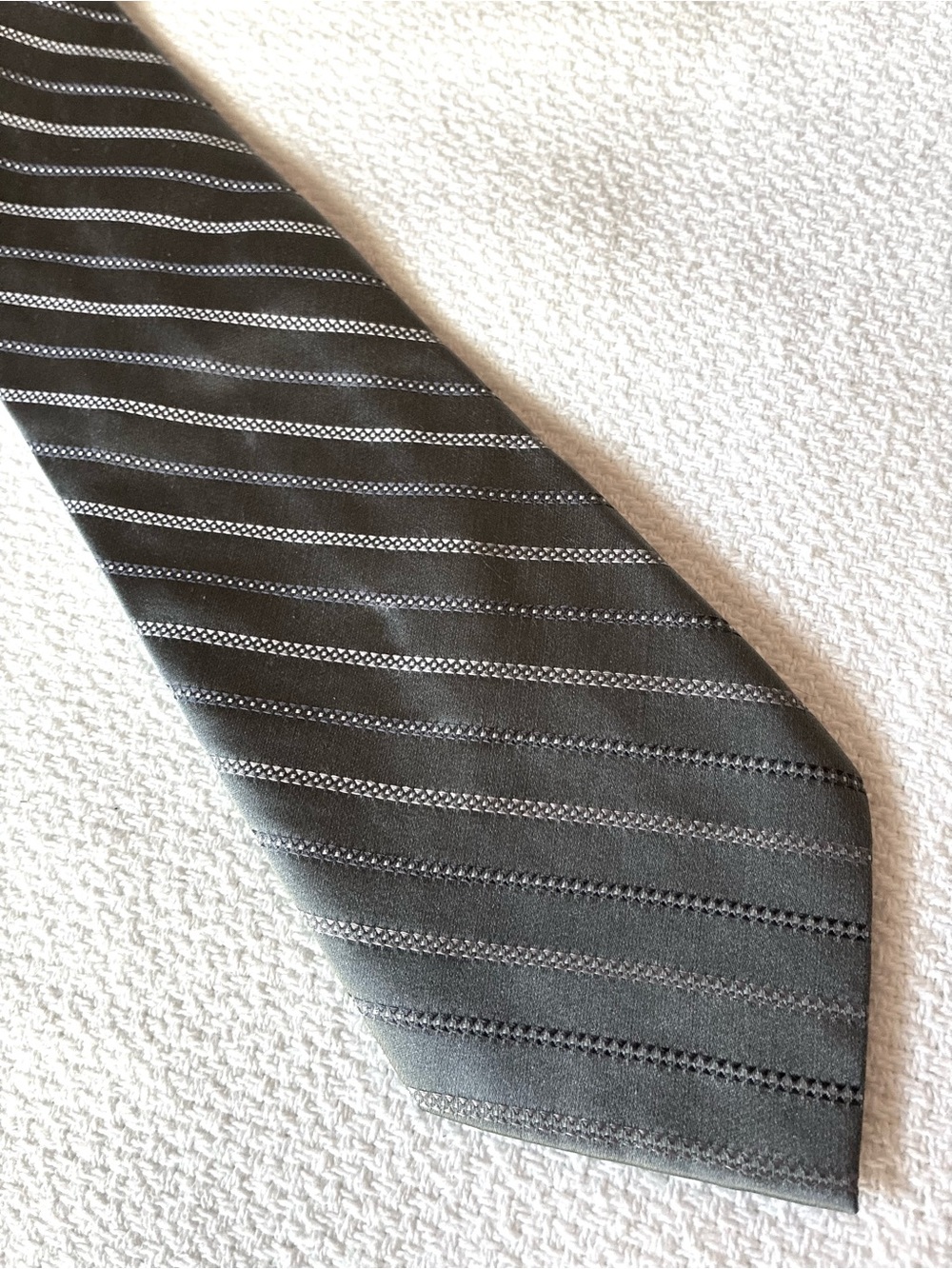 Calvin Klein Silver Tie with Subtle Lavender Stripes